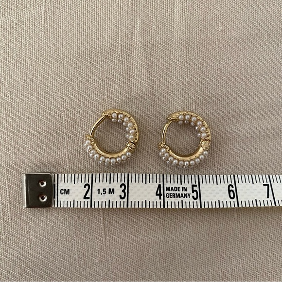 Vintage Tiny Pearl Gold Plated Hoop Earrings - Picture 6 of 6